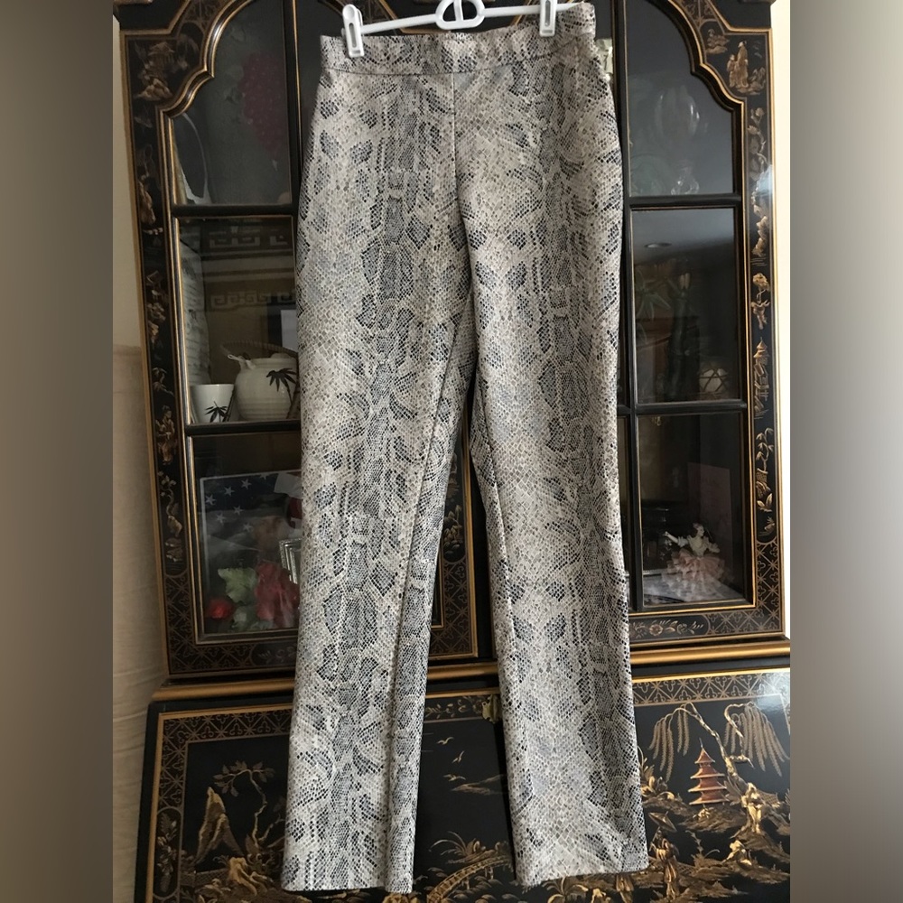 New York and Company Snake print pants